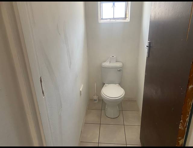 6 BEDROOM COMPOUND FOR SALE IN NORTHDALE